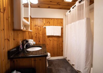 Bathroom in The Cottage at Beachfront Inn