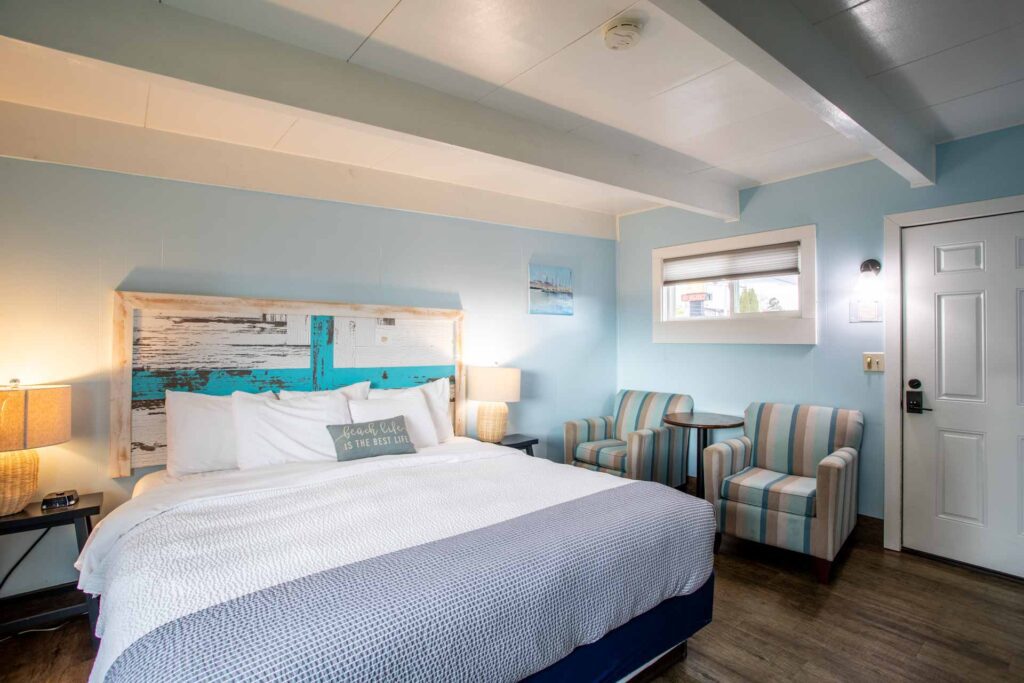 A view of the queen bed in Room 112