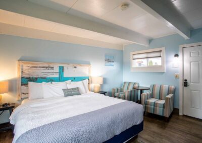 A view of the queen bed in Room 112